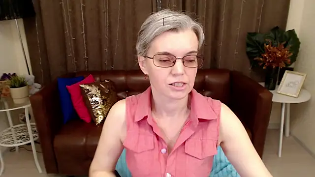 Snapshot of Cutie_Erikaa1 chatting on 02-22-25, 02:50 Cutie Erikaa1 online show from 02-22-25, 02:50