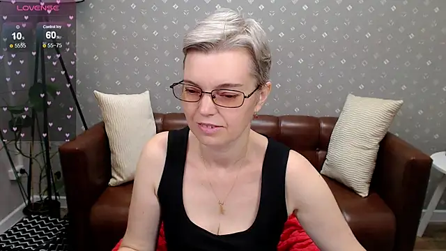 Snapshot of Cutie_Erikaa1 chatting on 10-11-25, 02:44 Cutie Erikaa1 online show from 10-11-25, 02:44