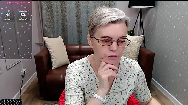 Snapshot of Cutie_Erikaa1 chatting on 10-17-25, 02:26 Cutie Erikaa1 online show from 10-17-25, 02:26