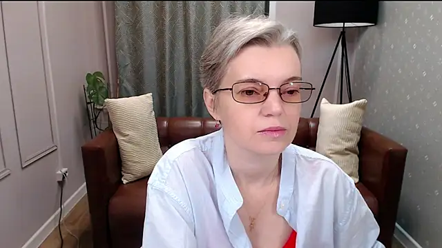 Snapshot of Cutie_Erikaa1 chatting on 10-31-25, 02:12 Cutie Erikaa1 online show from 10-31-25, 02:12