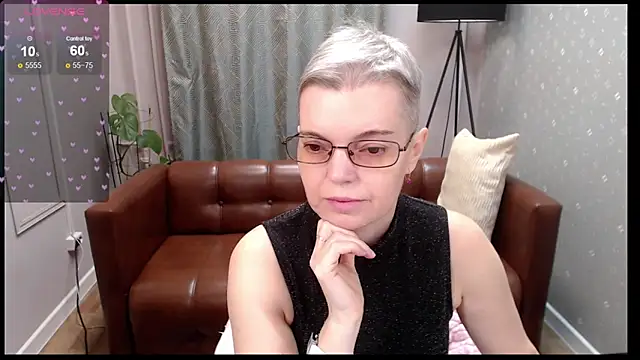 Snapshot of Cutie_Erikaa1 chatting on 11-18-25, 02:17 Cutie Erikaa1 online show from 11-18-25, 02:17