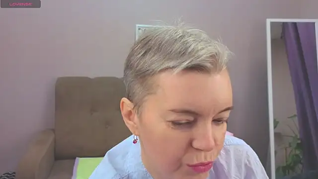 Snapshot of Cutie_Erikaa1 chatting on 12-14-25, 02:17 Cutie Erikaa1 online show from 12-14-25, 02:17