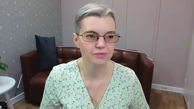 Snapshot of Cutie_Erikaa1 chatting on 12-20-25, 02:18 Cutie Erikaa1 online show from 12-20-25, 02:18