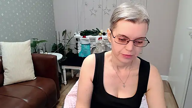 Snapshot of Cutie_Erikaa1 chatting on 01-08-26, 02:36 Cutie Erikaa1 online show from 01-08-26, 02:36