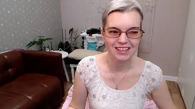 Snapshot of Cutie_Erikaa1 chatting on 01-11-26, 02:27 Cutie Erikaa1 online show from 01-11-26, 02:27