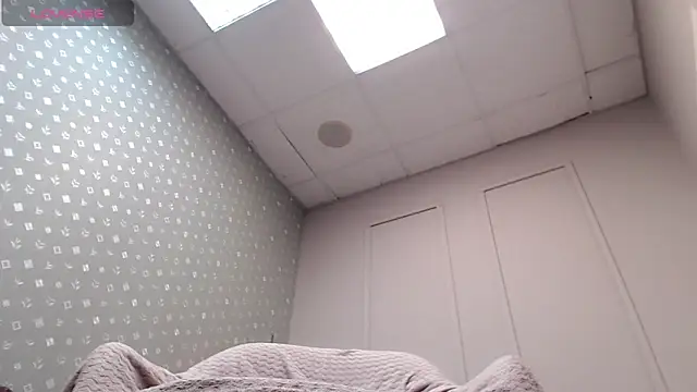 Snapshot of Cutie_Erikaa1 chatting on 03-02-26, 05:08 Cutie Erikaa1 online show from 03-02-26, 05:08