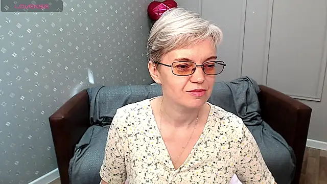Cutie Erikaa1 online show from 05-17-26, 03:48