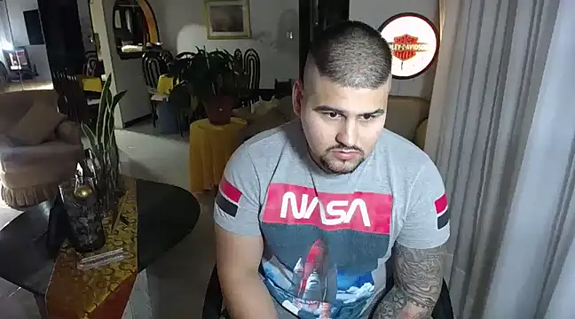 pitbullveryhot online show from 02-21-25, 08:07