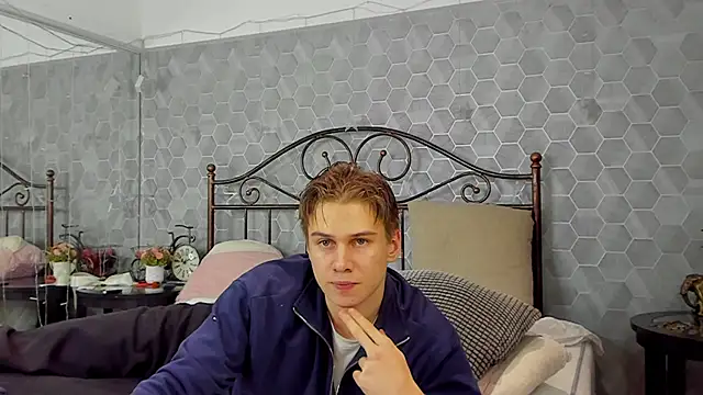 Snapshot of Marcus_Swampov chatting on 12-19-24, 03:07 Marcus Swampov online show from 12-19-24, 03:07