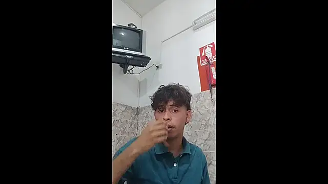 Snapshot of luisfer_306 chatting on 01-24-25, 06:04 luisfer 306 online show from 01-24-25, 06:04