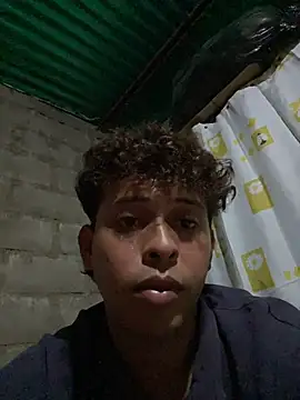 Snapshot of luisfer_306 chatting on 11-07-25, 09:15 luisfer 306 online show from 11-07-25, 09:15