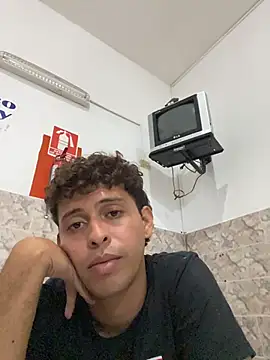 Snapshot of luisfer_306 chatting on 11-10-25, 07:13 luisfer 306 online show from 11-10-25, 07:13