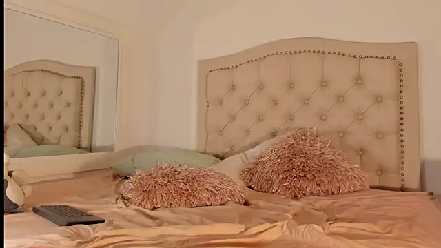 Snapshot of Scarlett_grand chatting on 02-04-25, 05:42 Scarlett grand online show from 02-04-25, 05:42