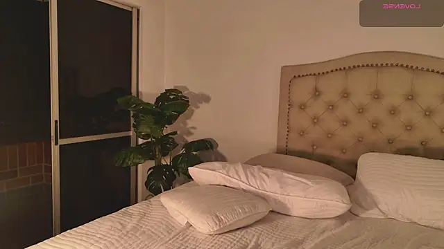 Snapshot of Scarlett_grand chatting on 10-07-25, 11:24 Scarlett grand online show from 10-07-25, 11:24