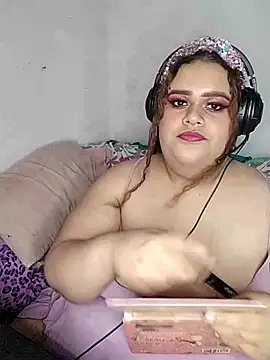 Snapshot of GeovanaLiveHot chatting on 02-15-25, 06:02 GeovanaLiveHot online show from 02-15-25, 06:02