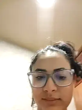 Snapshot of aleejhandraa chatting on 10-23-25, 06:50 aleejhandraa online show from 10-23-25, 06:50