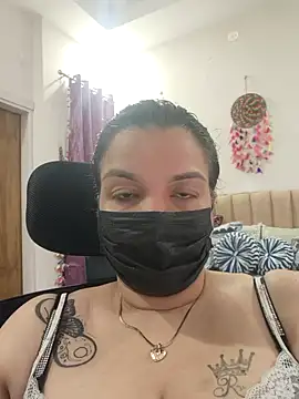 Snapshot of Archi-07 chatting on 11-07-25, 07:52 Archi-07 online show from 11-07-25, 07:52