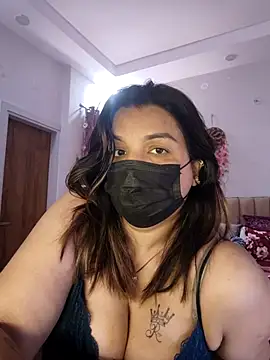 Snapshot of Archi-07 chatting on 11-16-25, 09:15 Archi-07 online show from 11-16-25, 09:15