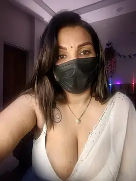 Snapshot of Archi-07 chatting on 11-17-25, 06:03 Archi-07 online show from 11-17-25, 06:03