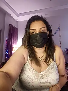 Snapshot of Archi-07 chatting on 11-22-25, 08:02 Archi-07 online show from 11-22-25, 08:02