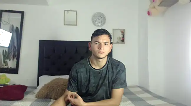 Snapshot of Latin_Boy24 chatting on 12-31-24, 06:46 Latin Boy24 online show from 12-31-24, 06:46