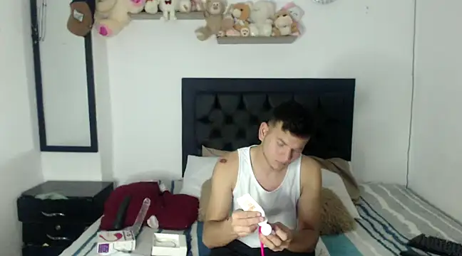 Snapshot of Latin_Boy24 chatting on 02-21-25, 03:12 Latin Boy24 online show from 02-21-25, 03:12
