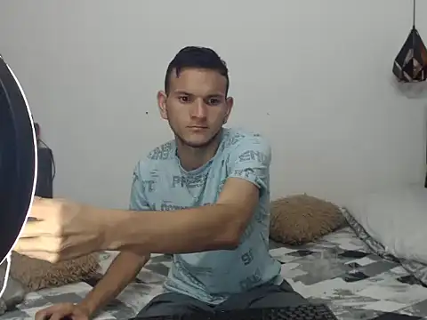 Snapshot of Latin_Boy24 chatting on 10-13-25, 04:29 Latin Boy24 online show from 10-13-25, 04:29