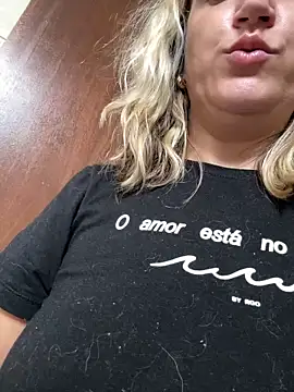 Snapshot of Bia_sexynovaes chatting on 03-11-25, 02:51 Bia sexynovaes online show from 03-11-25, 02:51