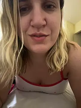 Snapshot of Bia_sexynovaes chatting on 11-25-25, 02:44 Bia sexynovaes online show from 11-25-25, 02:44