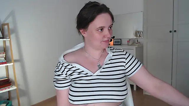 Lella Ryann  online show from 07-26-26, 11:50