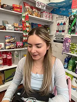 Snapshot of imlindapink chatting on 02-17-26, 04:13 imlindapink online show from 02-17-26, 04:13