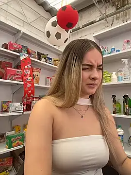 imlindapink online show from 07-06-26, 04:31