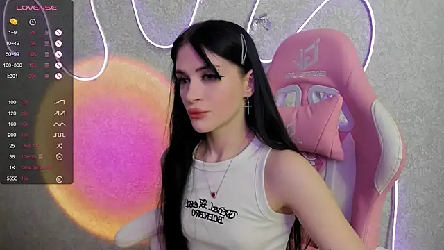 Molly Crystall online show from 06-29-26, 03:57