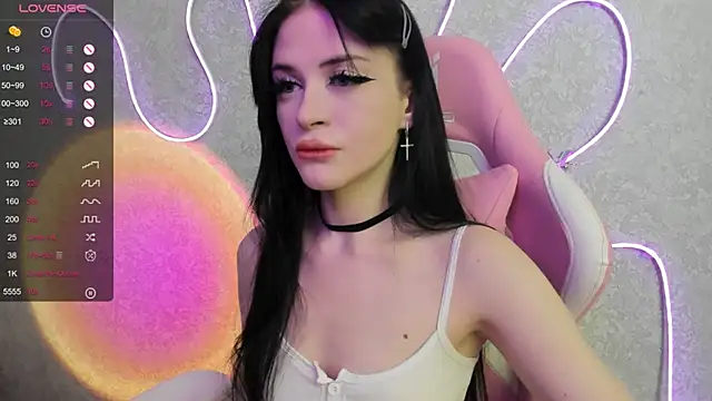 Molly Crystall online show from 07-20-26, 04:38