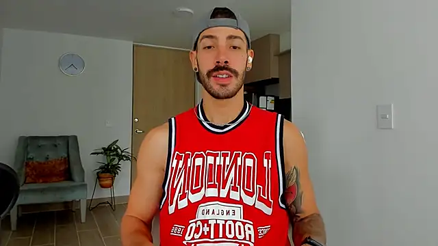 Snapshot of Guyinthemountain chatting on 12-27-24, 12:23 Guyinthemountain online show from 12-27-24, 12:23