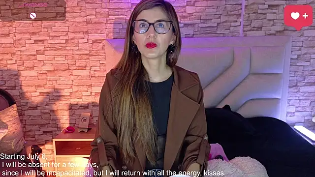  jade white  online show from 06-09-26, 01:45