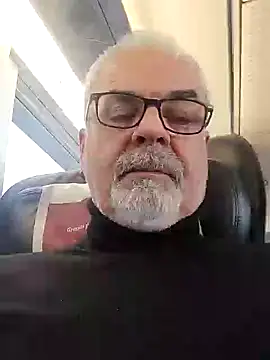 Snapshot of Satiro_Sevilla chatting on 12-26-24, 03:31 Satiro Sevilla online show from 12-26-24, 03:31