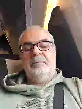 Snapshot of Satiro_Sevilla chatting on 03-17-25, 09:33 Satiro Sevilla online show from 03-17-25, 09:33