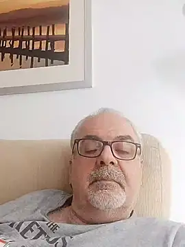 Snapshot of Satiro_Sevilla chatting on 03-22-25, 03:20 Satiro Sevilla online show from 03-22-25, 03:20