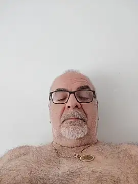 Satiro Sevilla online show from 04-19-26, 02:16