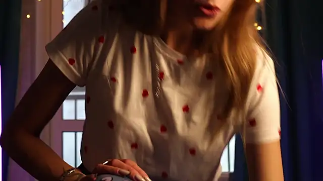 norakisses online show from 12-27-24, 10:01