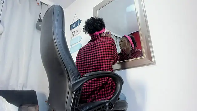 Strella ferrera online show from 03-12-25, 04:08