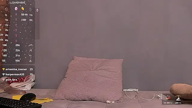 Snapshot of iamcamiloo_ chatting on 12-13-24, 07:15 iamcamiloo online show from 12-13-24, 07:15