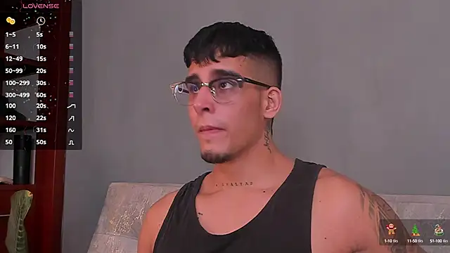Snapshot of iamcamiloo_ chatting on 12-17-24, 04:34 iamcamiloo online show from 12-17-24, 04:34