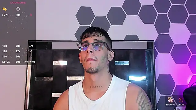 Snapshot of iamcamiloo_ chatting on 02-07-25, 04:37 iamcamiloo online show from 02-07-25, 04:37