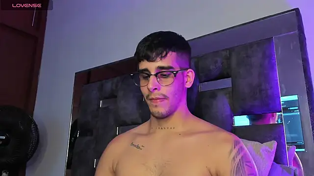 Snapshot of iamcamiloo_ chatting on 03-16-25, 04:41 iamcamiloo online show from 03-16-25, 04:41