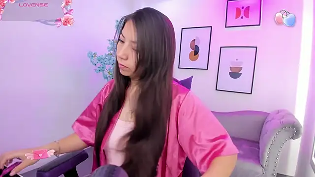 Ema louis  online show from 02-20-25, 12:36