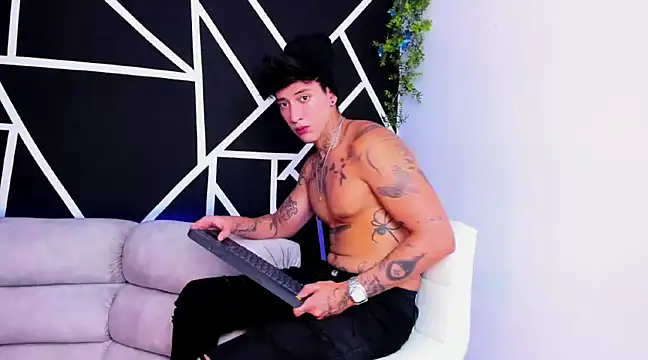 Snapshot of JUSTIN_FULLER1 chatting on 02-12-25, 04:44 JUSTIN FULLER1 online show from 02-12-25, 04:44