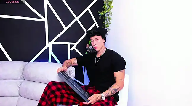 Snapshot of JUSTIN_FULLER1 chatting on 02-15-25, 07:28 JUSTIN FULLER1 online show from 02-15-25, 07:28