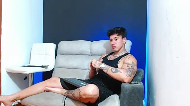 JUSTIN FULLER1 online show from 04-29-26, 03:54